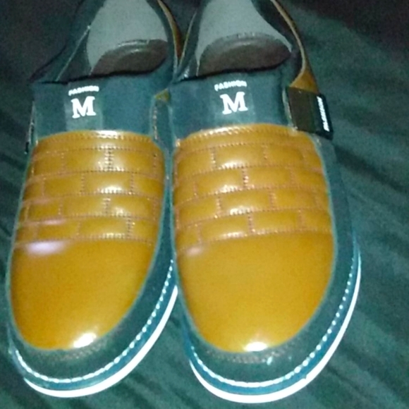 Shoes - Picture 1 of 3